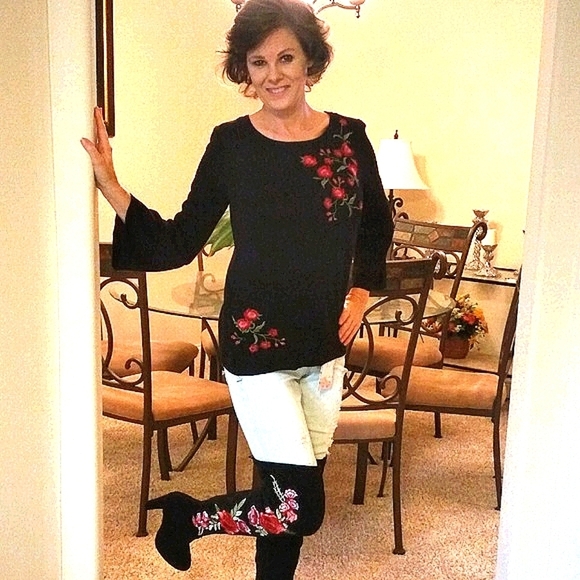 New Directions Black Sweater Small Red Rose Floral Embroidered Bell Sleeve Top - Picture 1 of 3